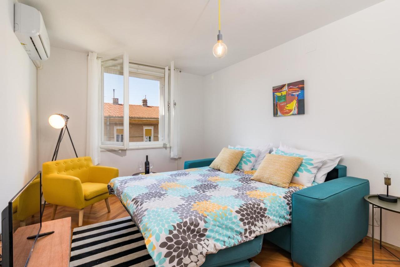 Quirky Apartment Arena With Parking PUY 외부 사진