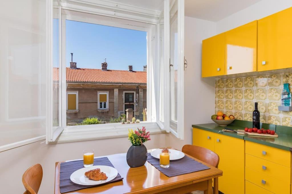 Quirky Apartment Arena With Parking PUY 외부 사진