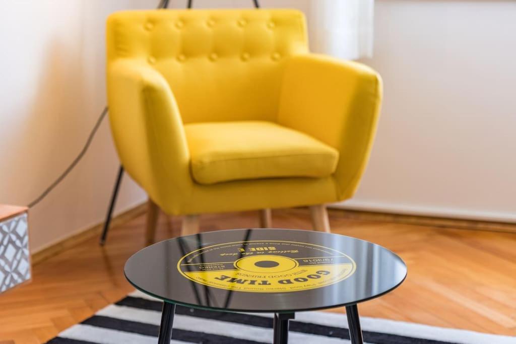 Quirky Apartment Arena With Parking PUY 외부 사진